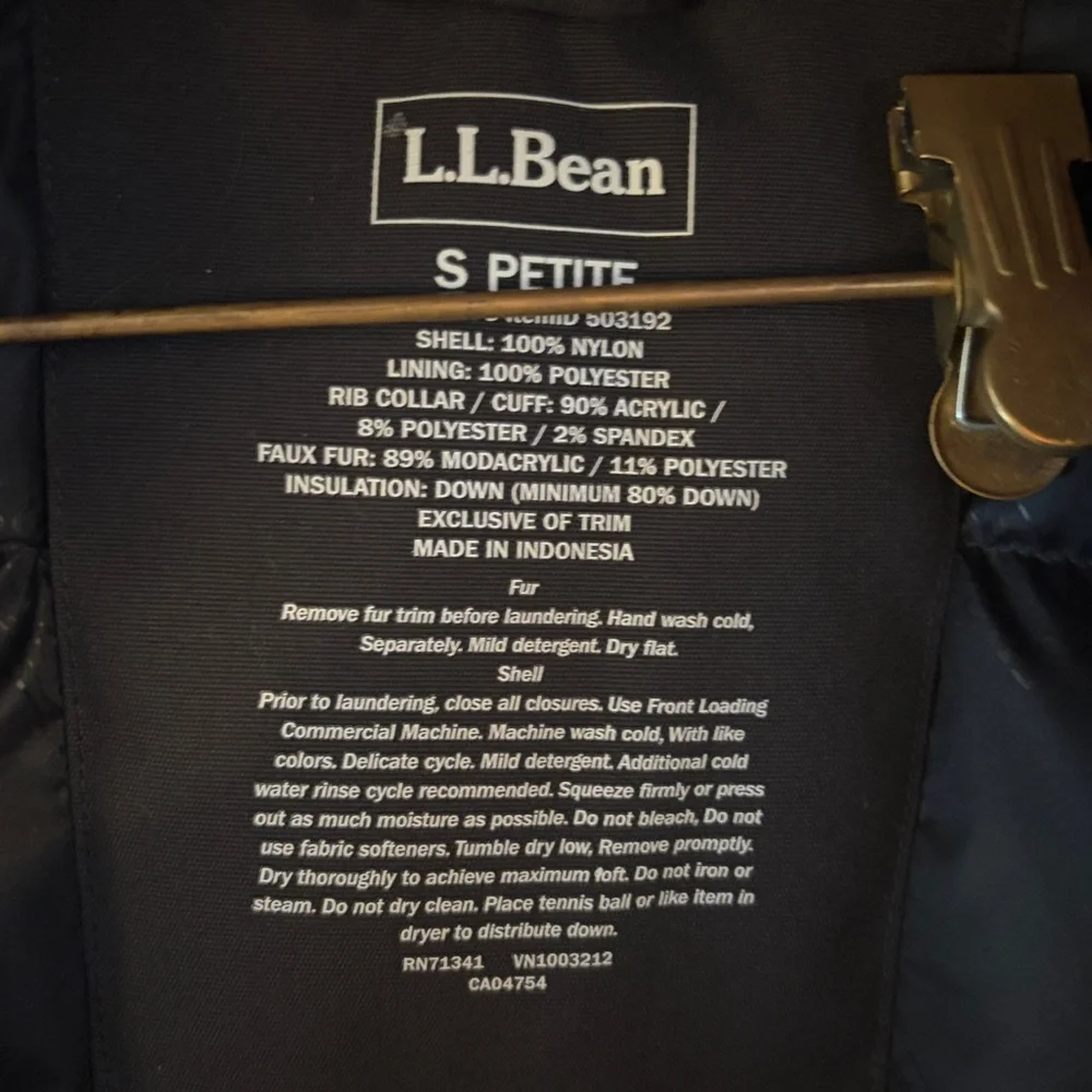 L.L. Bean Women's Maine Mountain Parka size small P like new - Picture 10 of 11